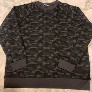 SLATE & STONE || camouflage sweatshirt